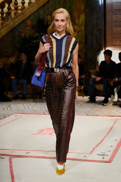 Look 43
